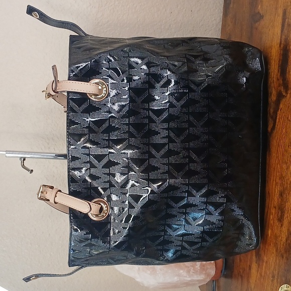 Pristine Michael Kors Jet Set Tote in Mirror Metallic Black - Picture 5 of 11